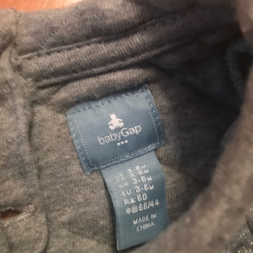 Baby Gap set - Picture 2 of 3